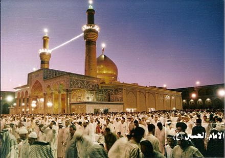 An image showing Shia Muslims visiting a shrine.