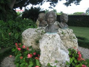 Rock sculpture of Mirabal sisters