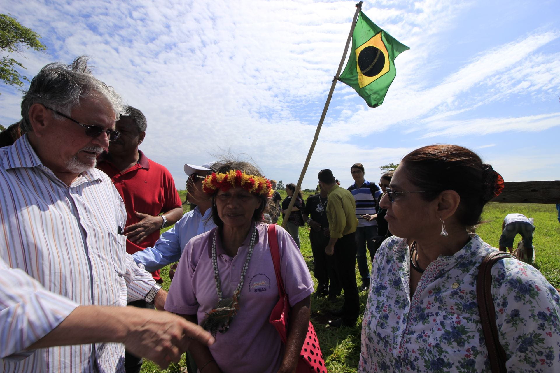 Image 1. Indigenous Representatives Speaking with Local Leaders in Brazil. Source Flickr.